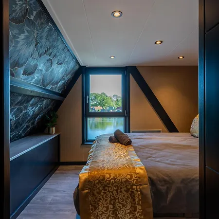 Meerzicht Holiday home