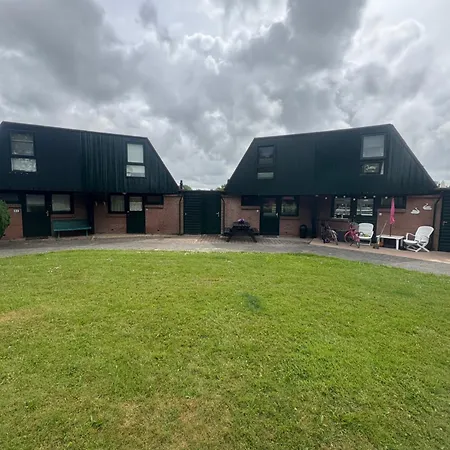 Meerzicht Holiday home *