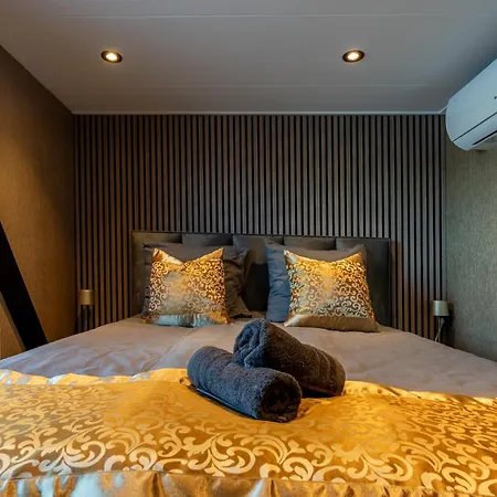 Meerzicht Holiday home