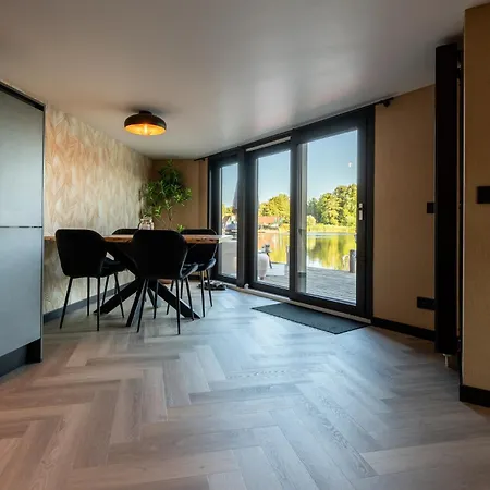 Holiday home Meerzicht *